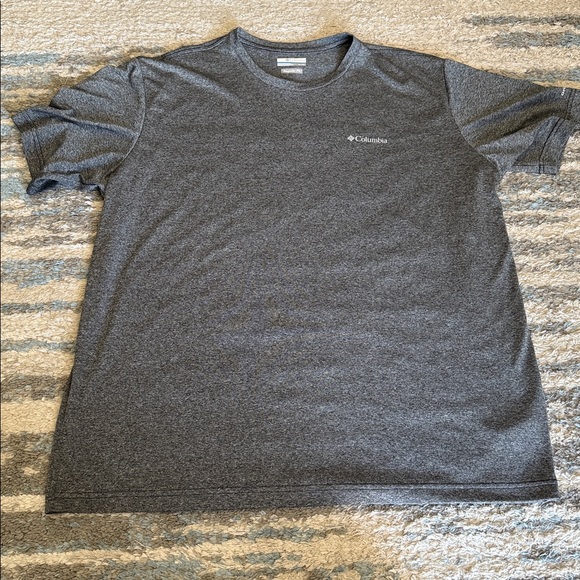 Columbia Charcoal Heather T-Shirt - Picture 1 of 2